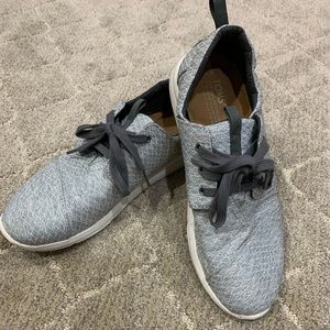 Toms sneakers
